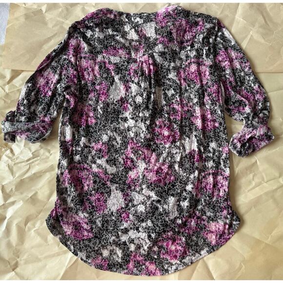 Fylo Berry Florals Buttoned Blouse Small NWT - Picture 7 of 7